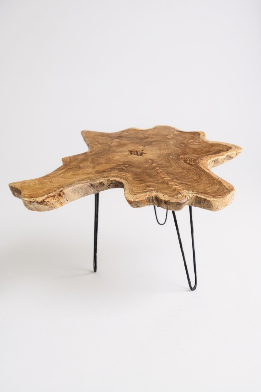Holz Beistelltisch – Couchtisch Ablagetisch – Handgefertigt - Baumquerschnitt-Tischplatte aus Eibenholz – 40-80x40-60 cm