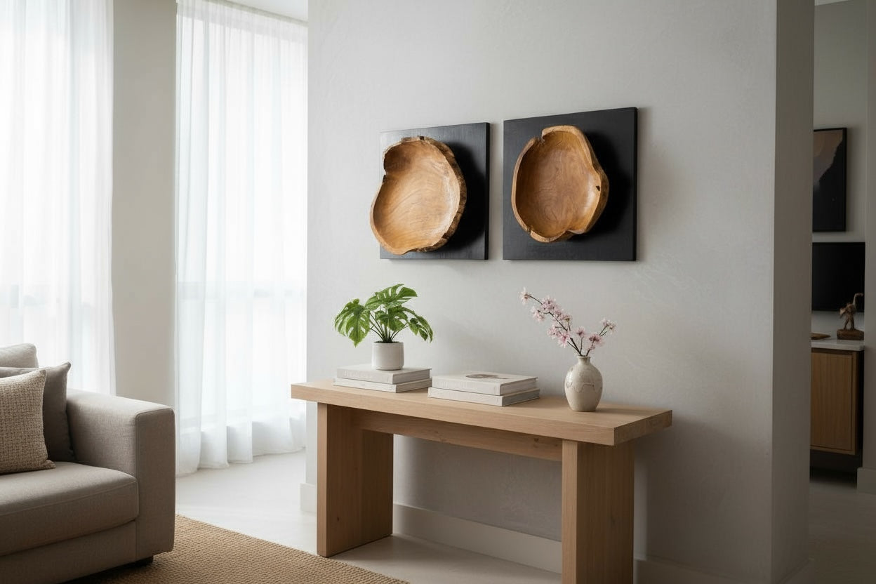 Wanddekoration aus Teakholz auf schwarzer Holzplatte – handgefertigtes Massivholz Unikat - moderne Naturholz Wandkunst - 40x40x10 cm