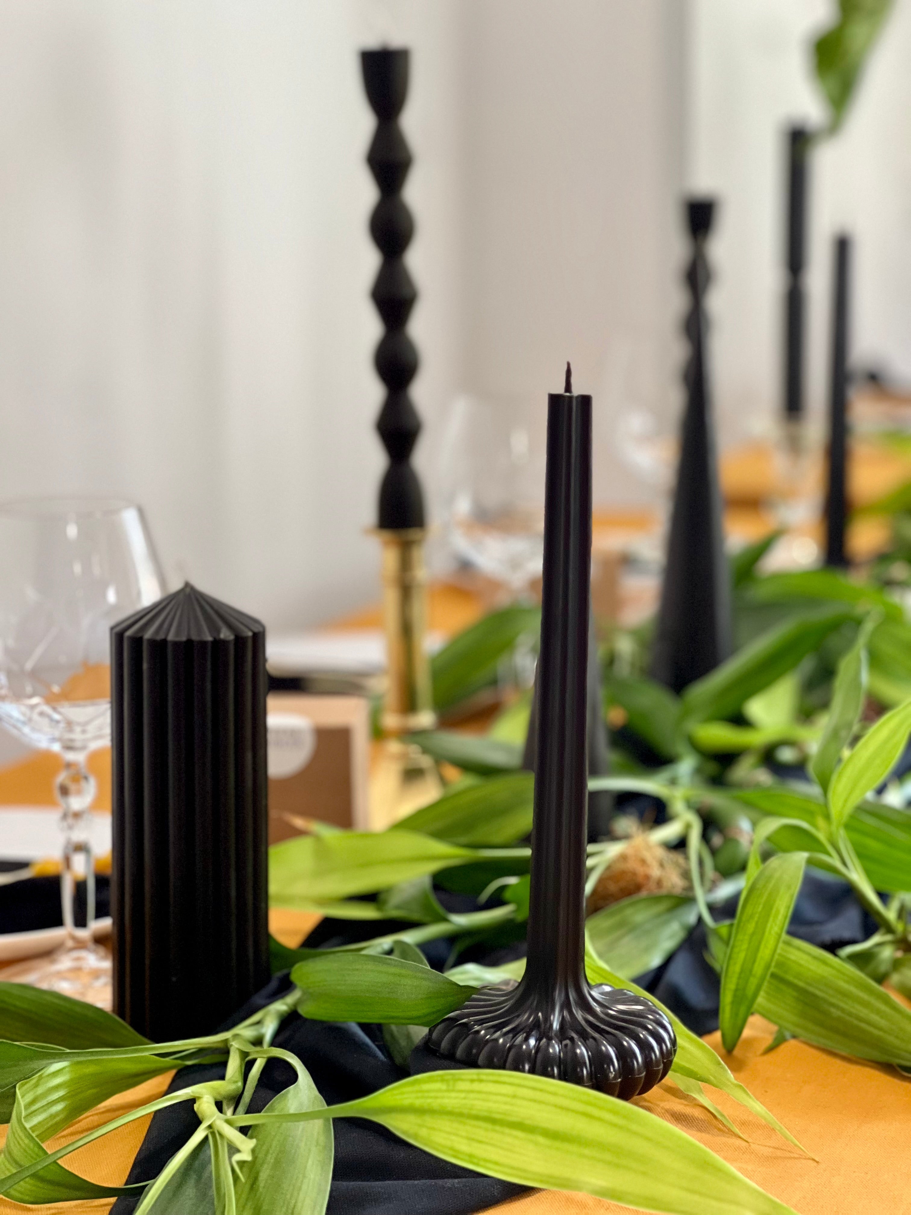 Bougie en cire d'abeille PARIS – Noire – Coulée à la main – Pour pièces à vivre et décoration – 2 tailles