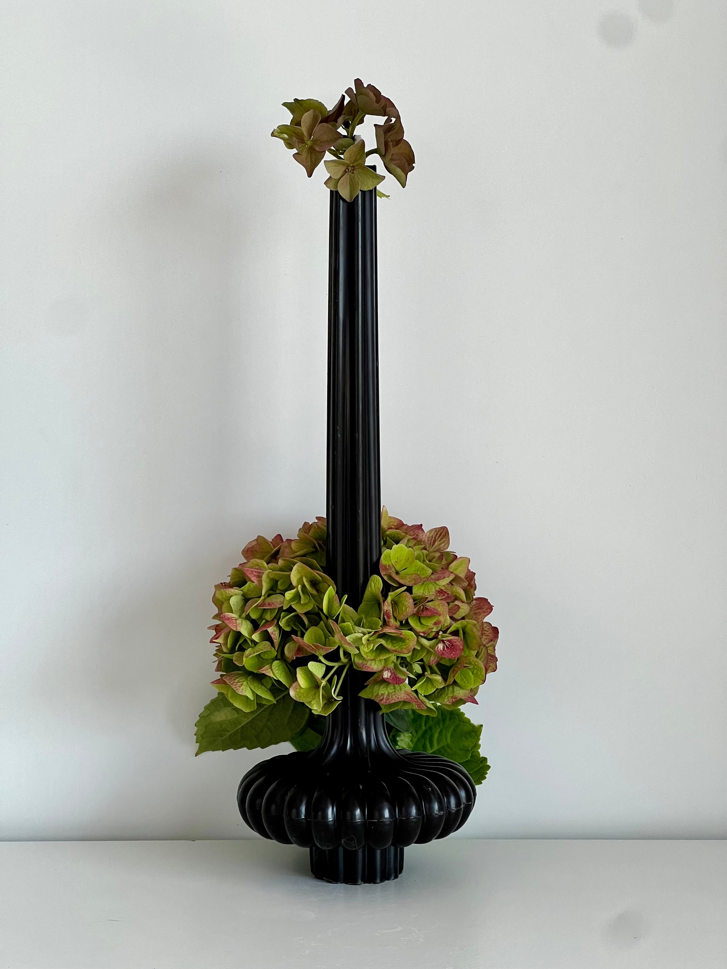 Bougie en cire d'abeille PARIS – Noire – Coulée à la main – Pour pièces à vivre et décoration – 2 tailles