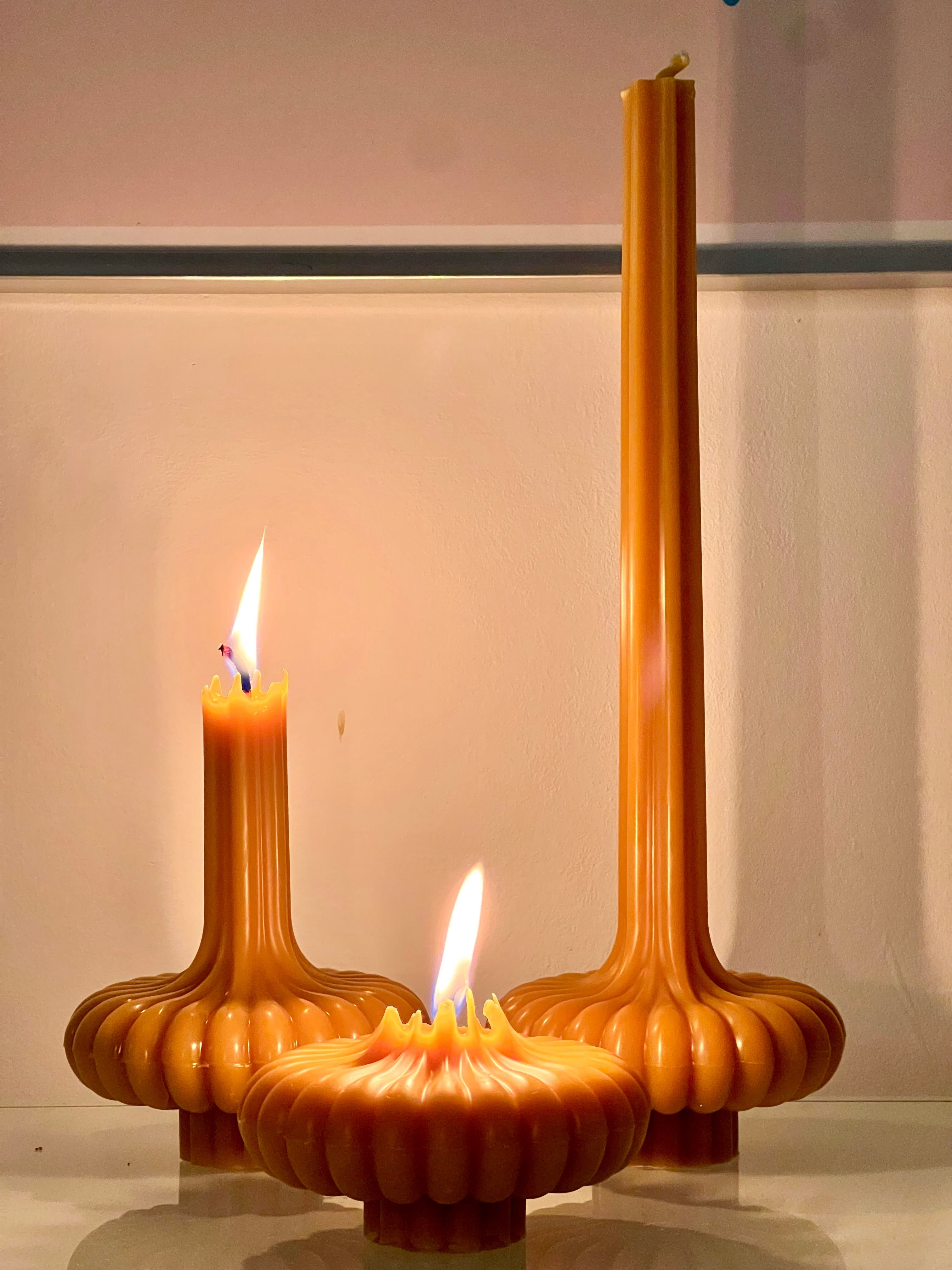 Bougie en cire d’abeille PARIS – Cire d’abeille originale – Coulée à la main – Pour pièces à vivre et décoration – 2 tailles