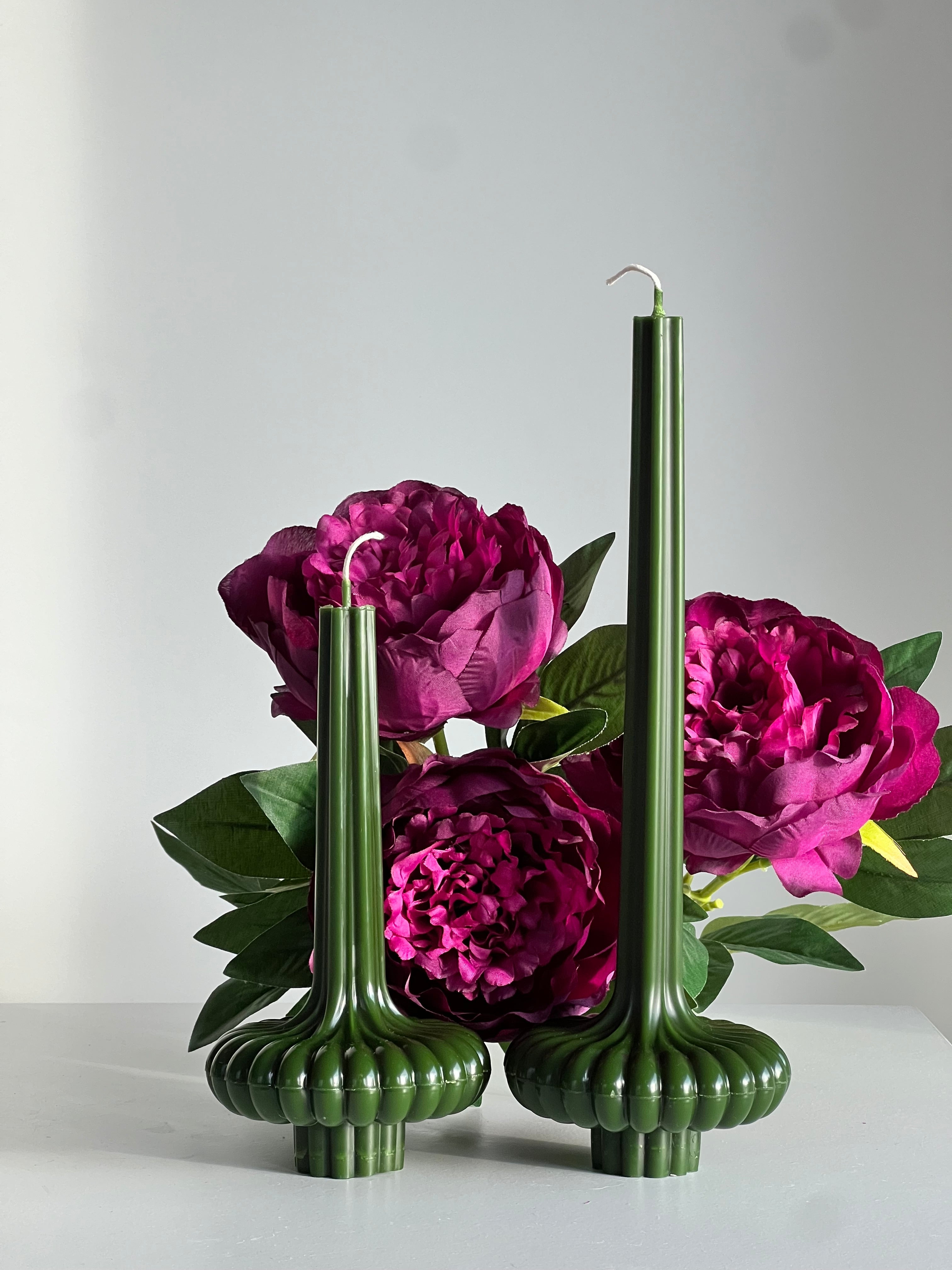 Bougie en cire d’abeille PARIS – Verte – Coulée à la main – Pour pièces à vivre et décoration – 2 tailles