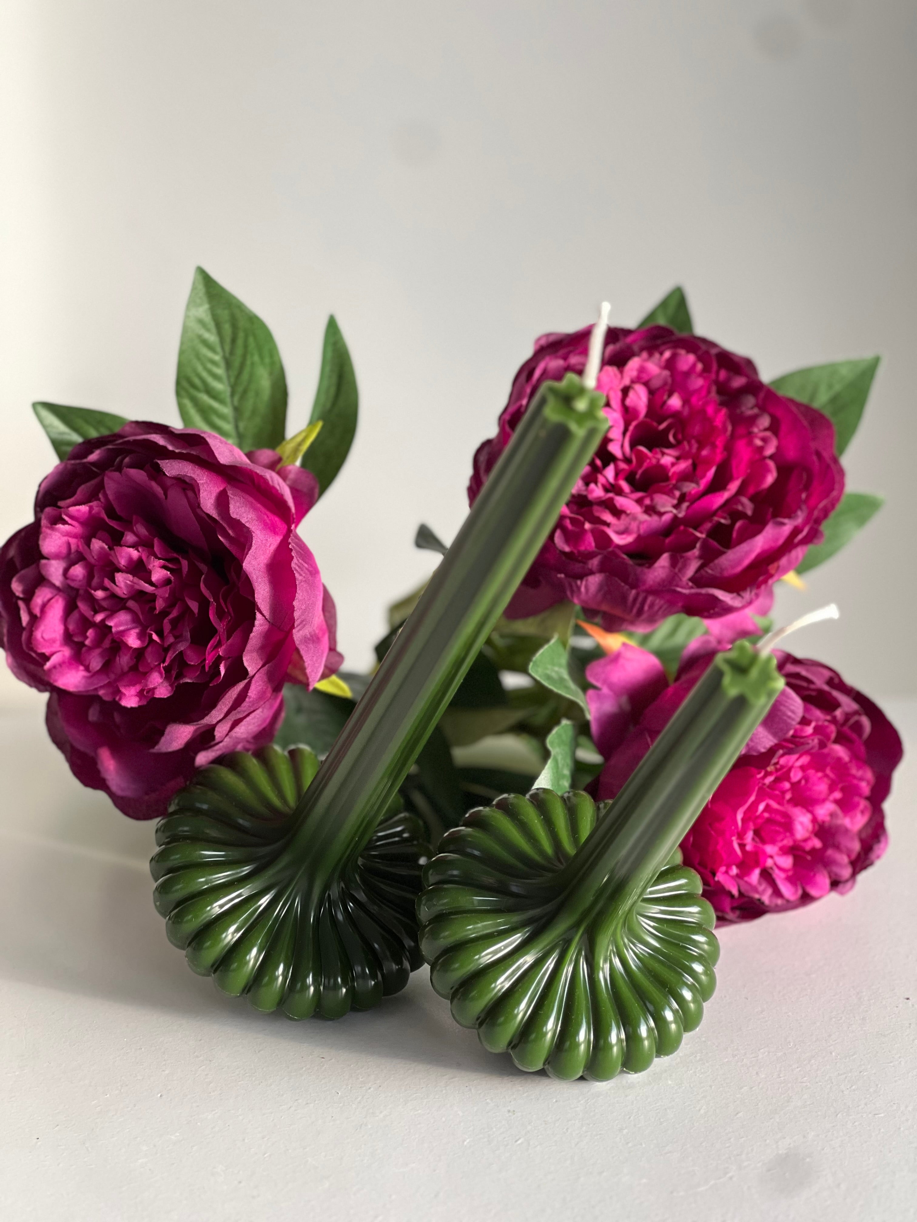 Bougie en cire d’abeille PARIS – Verte – Coulée à la main – Pour pièces à vivre et décoration – 2 tailles