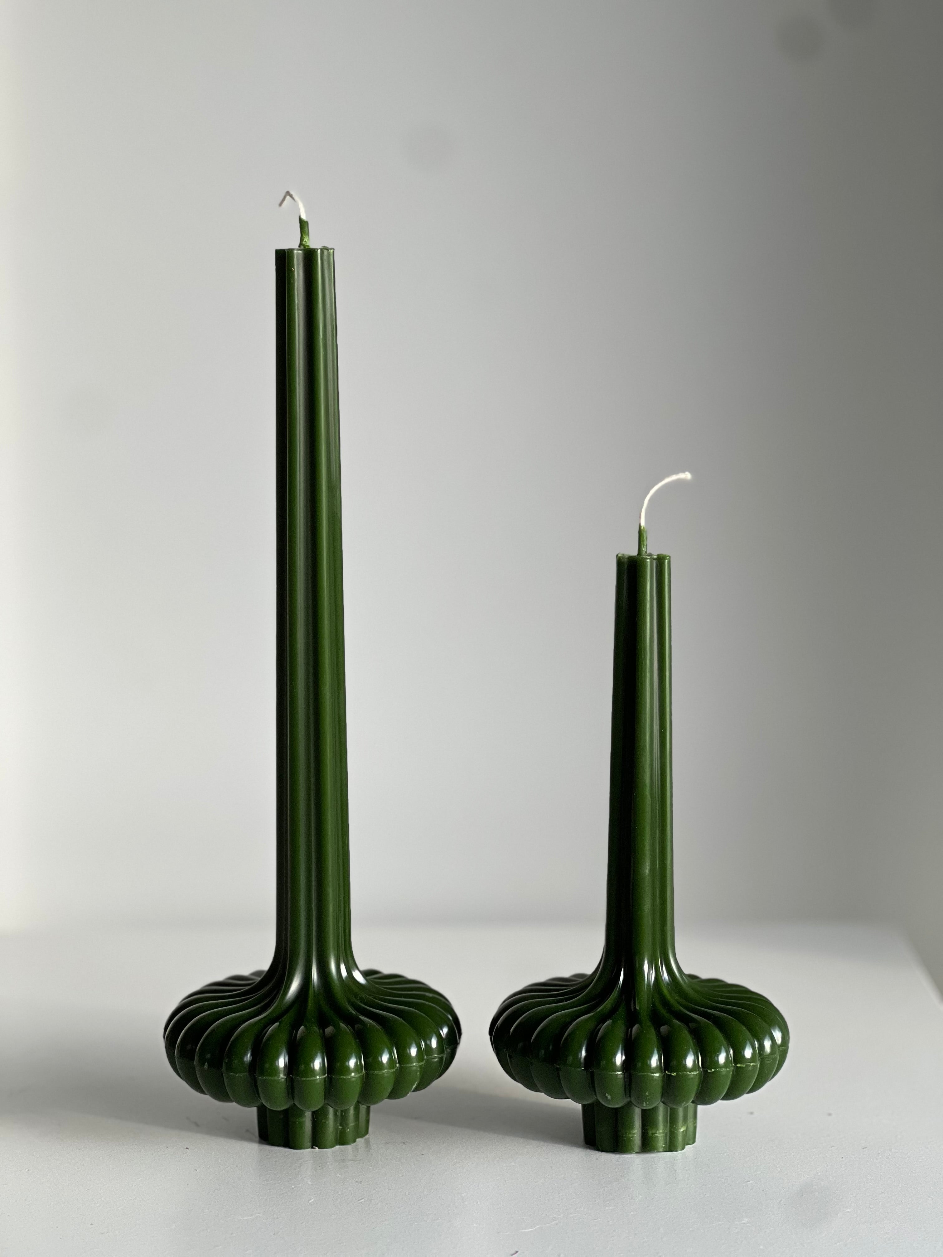 Bougie en cire d’abeille PARIS – Verte – Coulée à la main – Pour pièces à vivre et décoration – 2 tailles