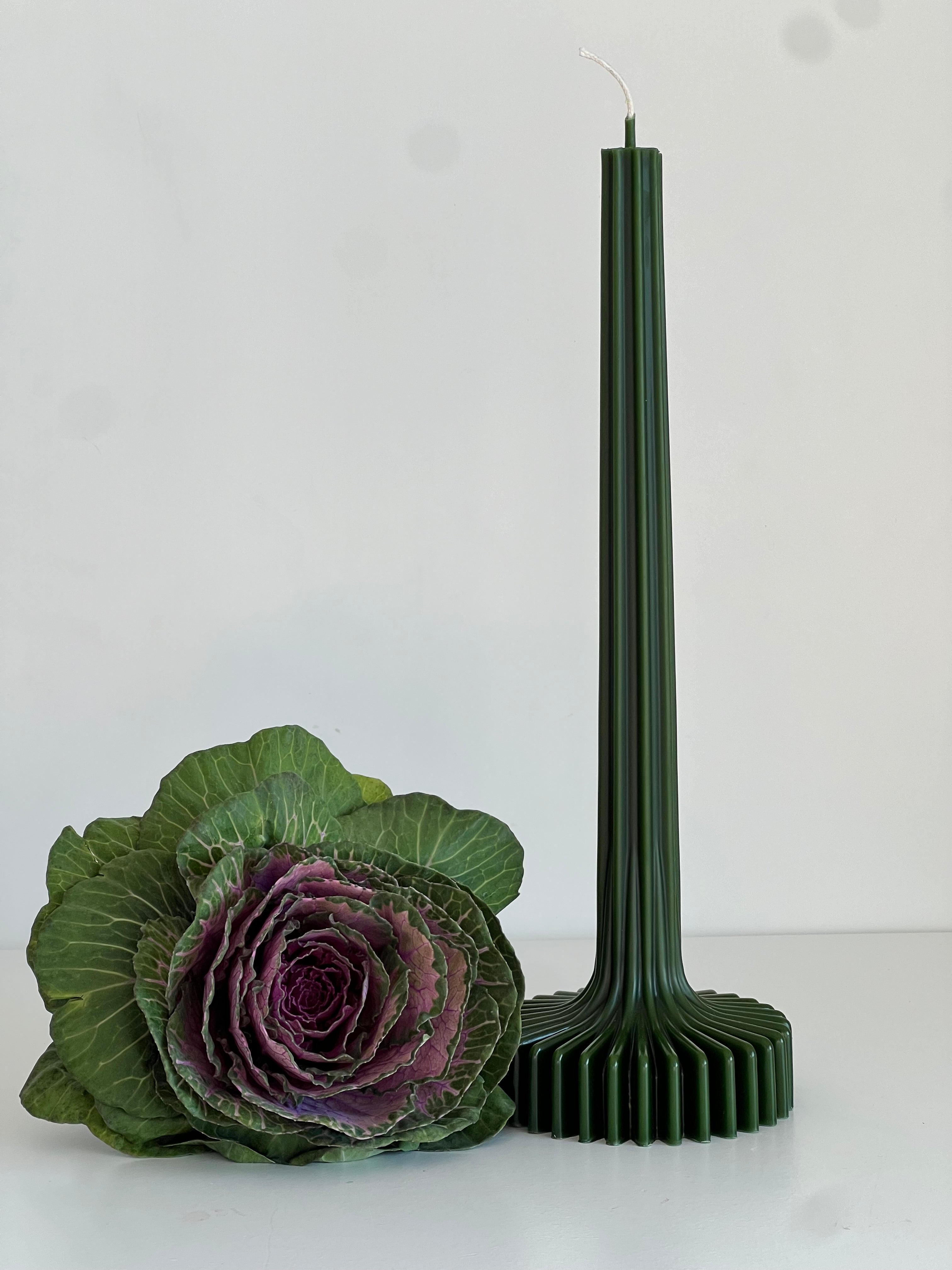 Bougie en cire d'abeille BERLIN – Verte – Coulée à la main – Pour salon et décoration – 2 tailles