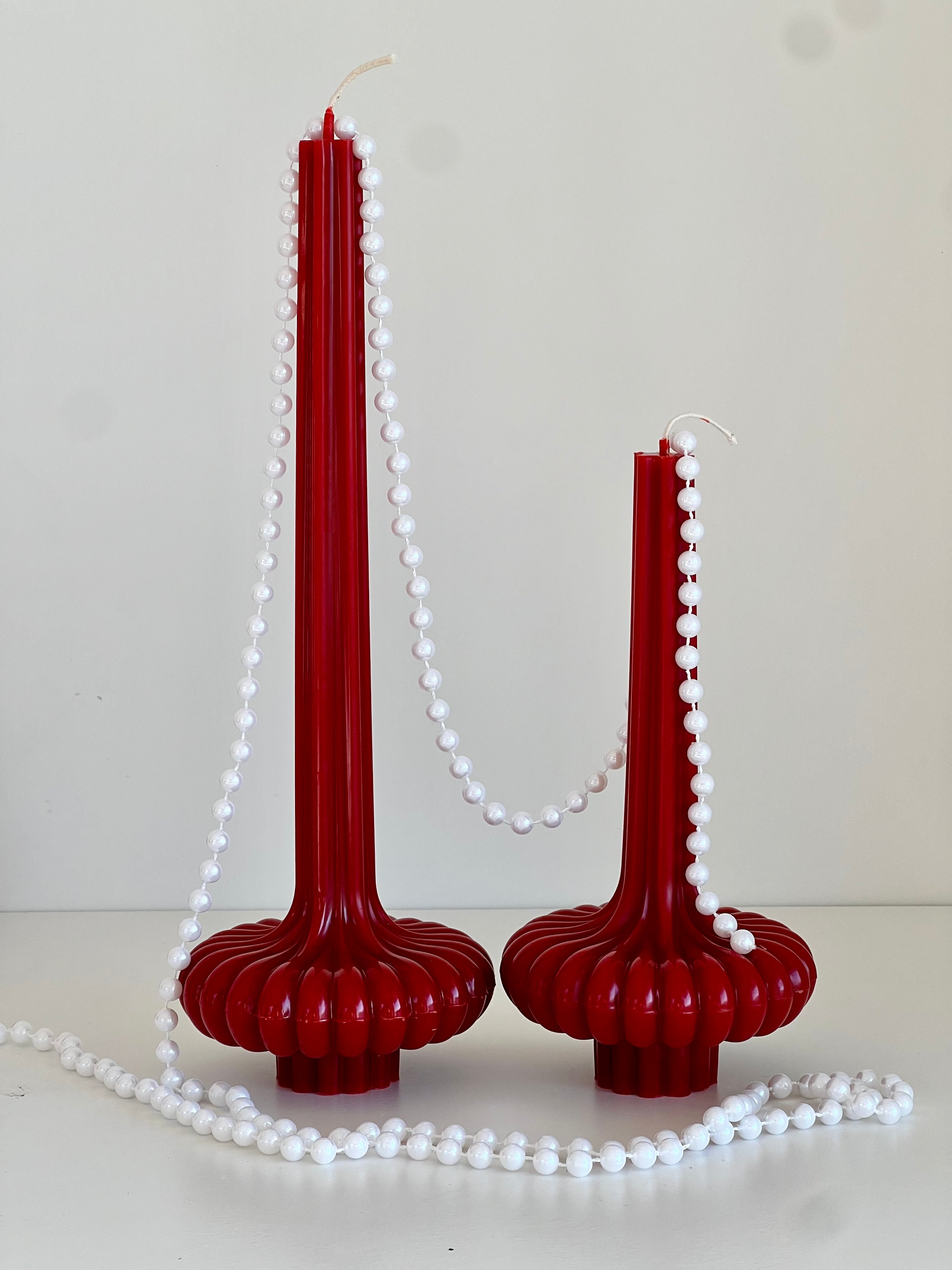 Bougie en cire d’abeille PARIS – Rouge – Coulée à la main – Pour pièces à vivre et décoration – 2 tailles