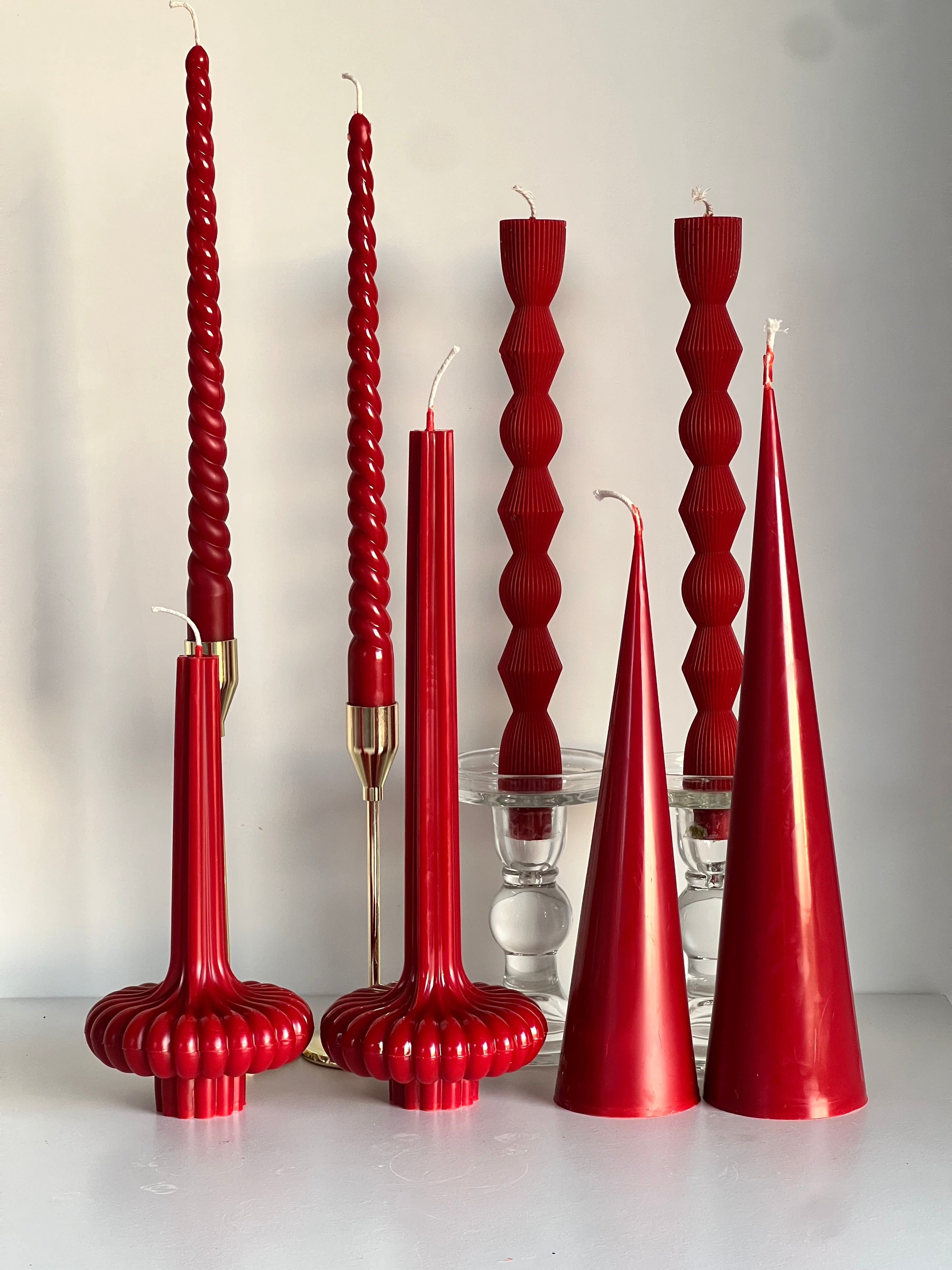 Bougie en cire d’abeille PARIS – Rouge – Coulée à la main – Pour pièces à vivre et décoration – 2 tailles