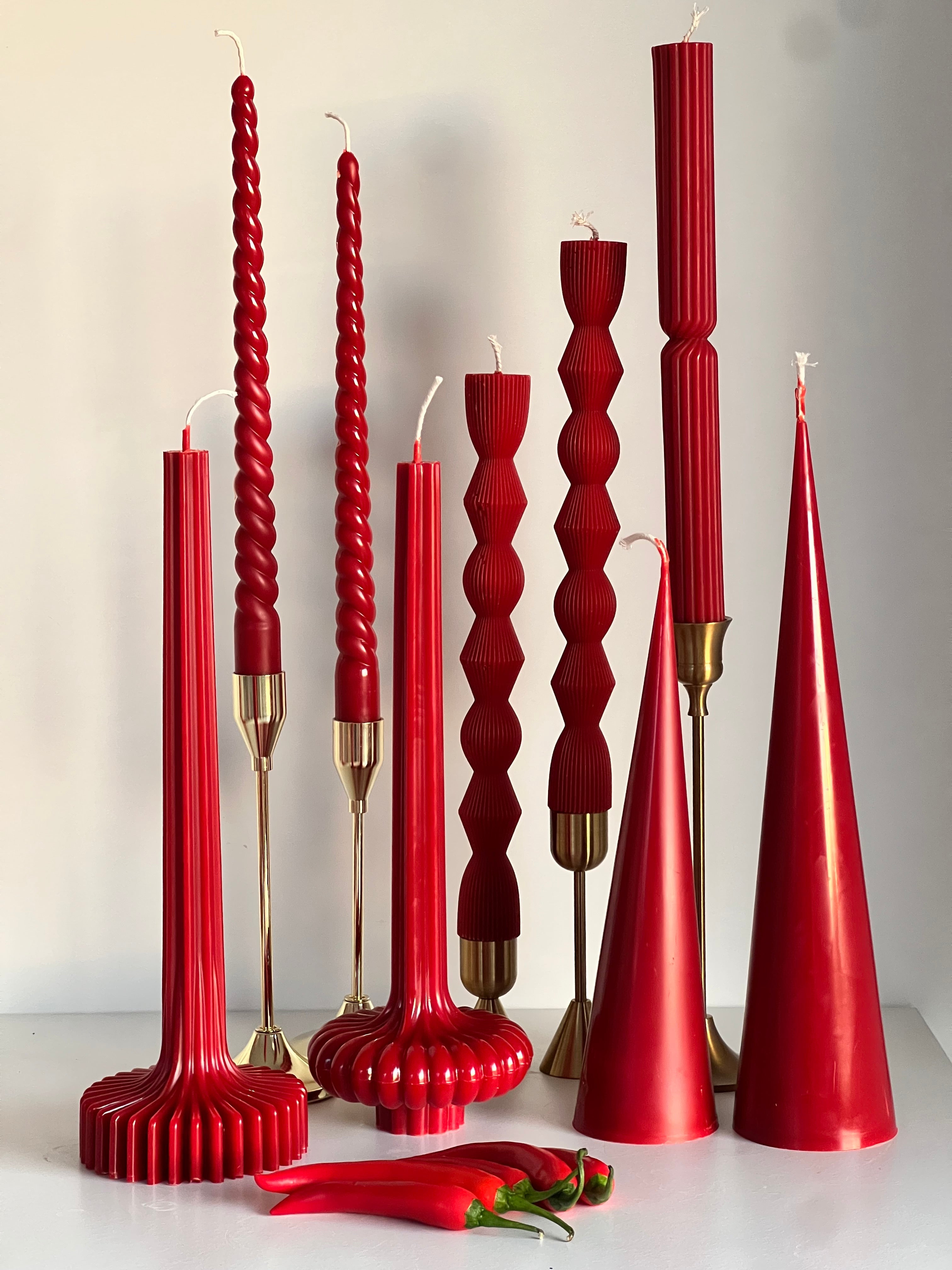 Bougie en cire d'abeille BERLIN – Rouge – Coulée à la main – Pour salon et décoration – 2 tailles
