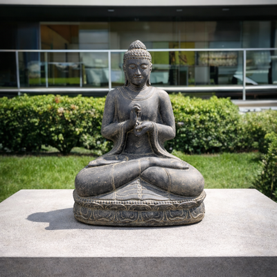 Wetterfeste Buddha Stein Statue, 150cm - Harmonisierende Skulptur für Außenbereich aus Lavasand Steingemisch