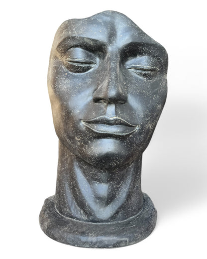 Männliche Gesichtsskulptur - Garten, Terrasse, Eingangsbereich - Robust und ästhetisch – Schlafendes Gesicht aus Betonguss – 125x77x50 cm