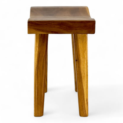 Einzelstück: Sitzhocker aus Teakholz mit Ergonomischer Sitzfläche
