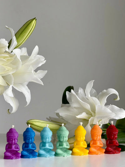 Beeswax Buddha Candles – Set of 7 in Chakra Colors – Hand-Poured – For Living Rooms, Bedrooms &amp; Meditation Rooms – 6 x 3.5 cm